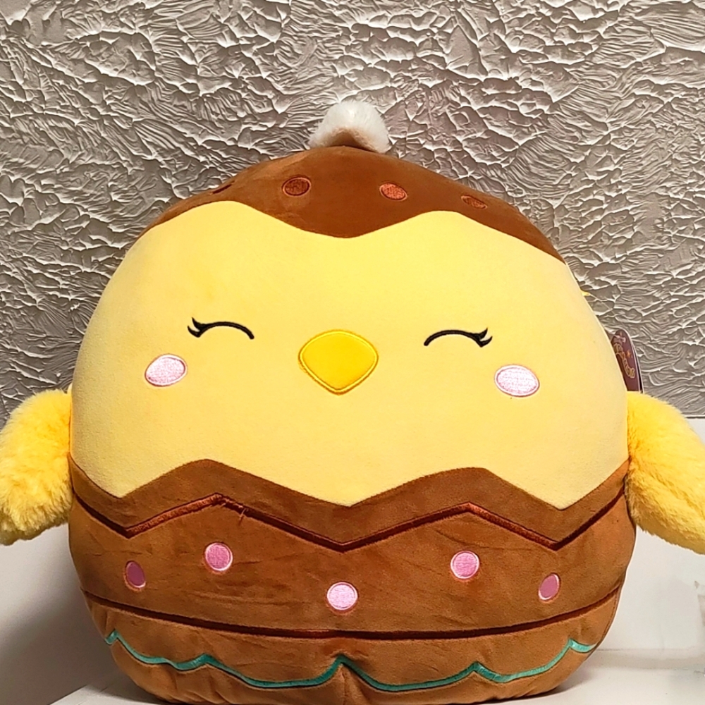 AIMEE THE CHOCOLATE EGG SQUISHMALLOW